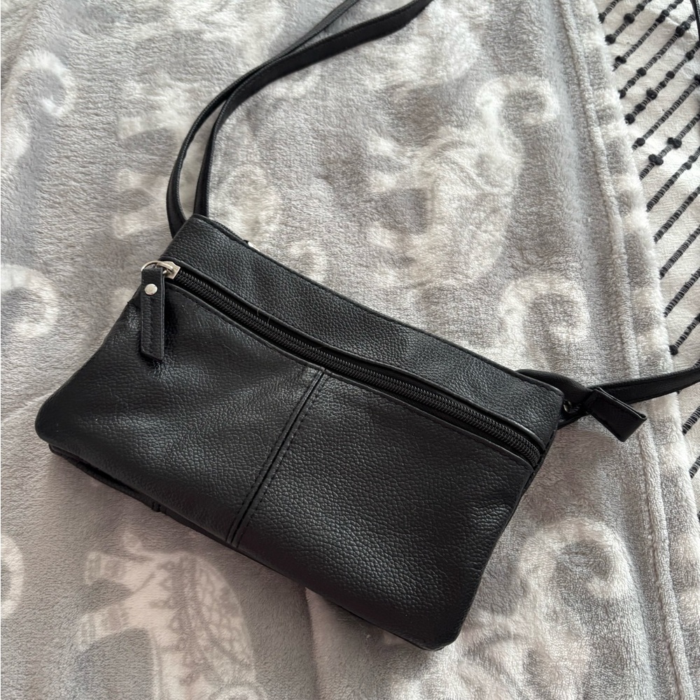 Elegant Black Leather Crossbody Bag